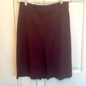 Nine & Company brown skirt. Sz 19. Stretch. Zipper on side. 24 inches long